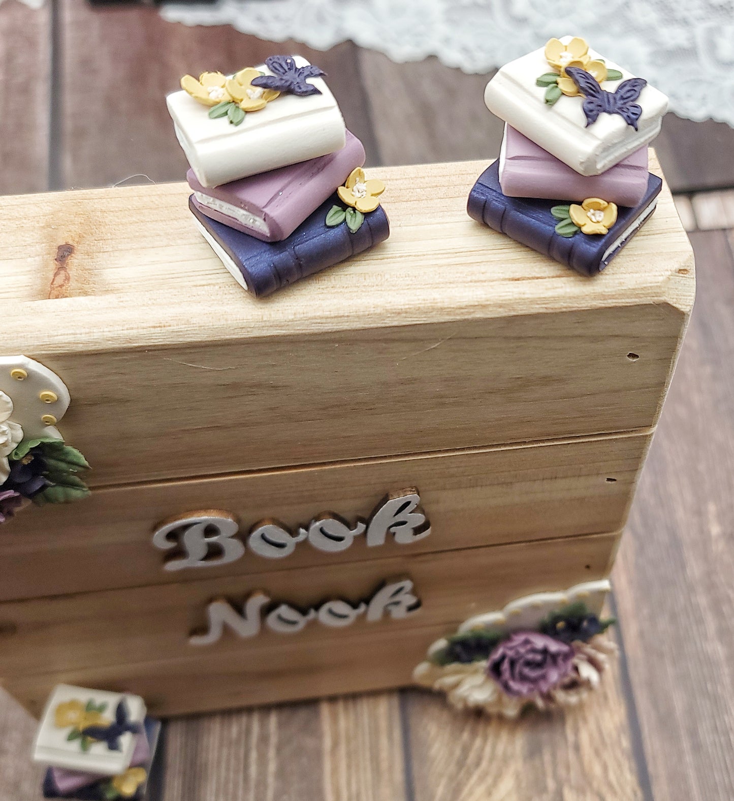 Book Nook-B