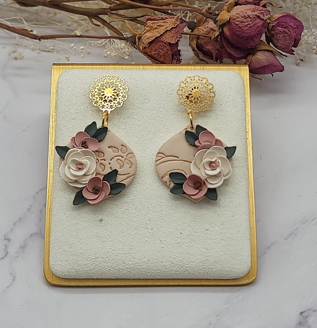 Neutral floral earrings -B