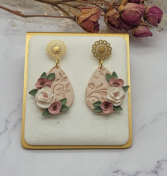 Neutral floral earrings -E