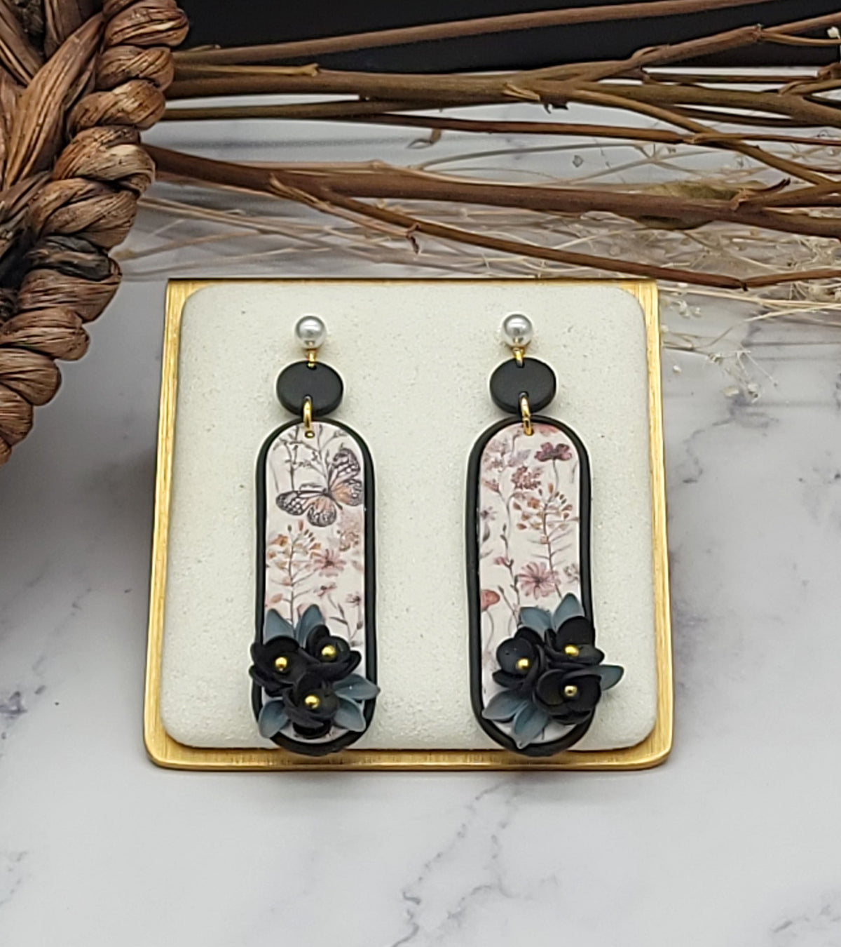 Black floral earrings-A